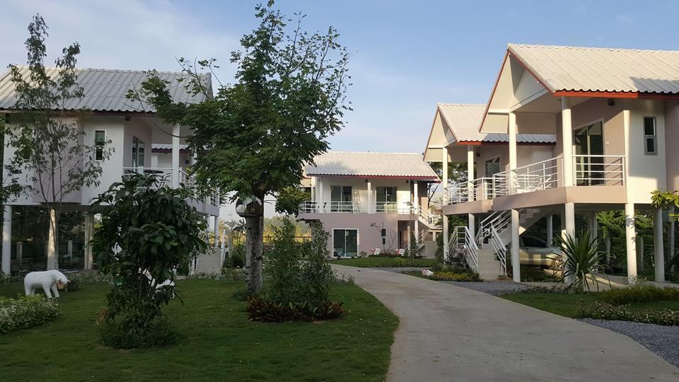 Lop Buri Baan Suan Geb Tawan酒店 外观 照片