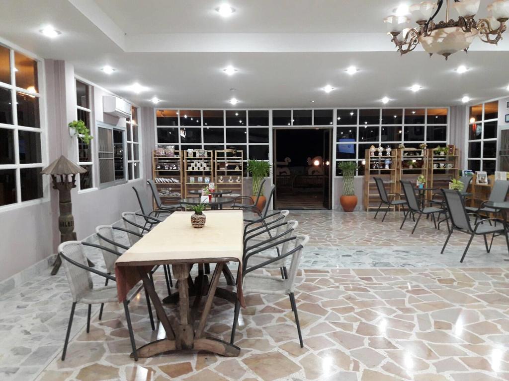Lop Buri Baan Suan Geb Tawan酒店 外观 照片