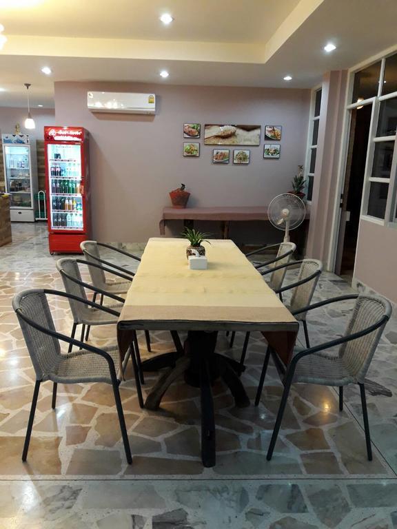Lop Buri Baan Suan Geb Tawan酒店 外观 照片