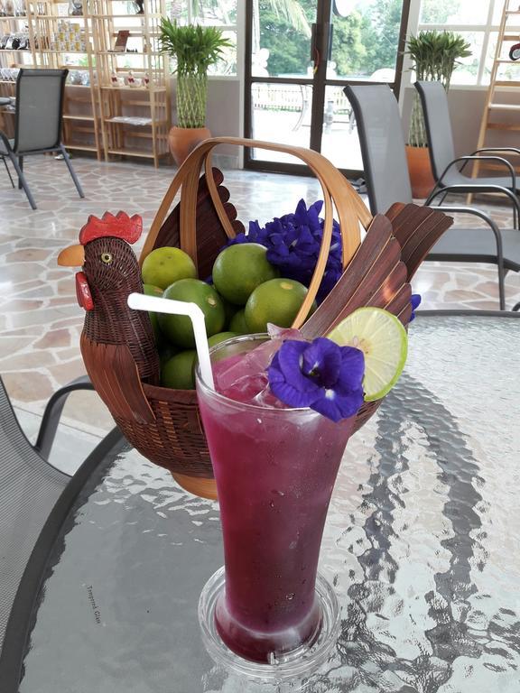 Lop Buri Baan Suan Geb Tawan酒店 外观 照片