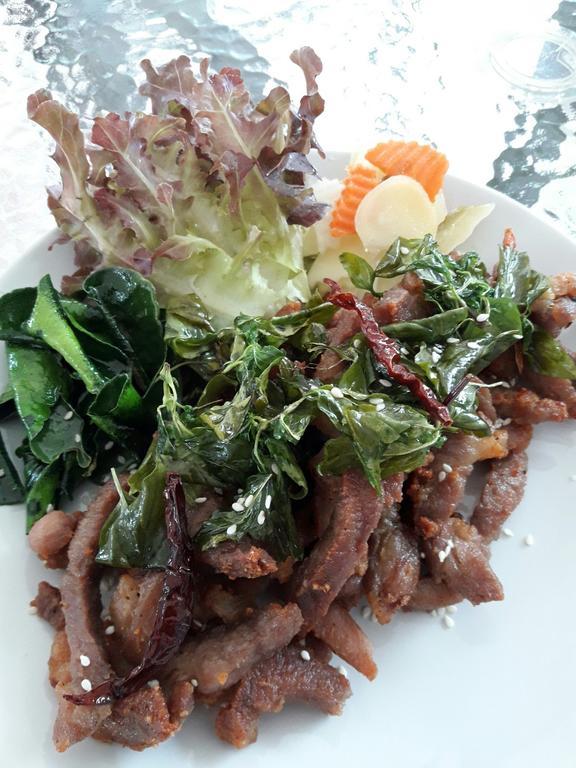 Lop Buri Baan Suan Geb Tawan酒店 外观 照片